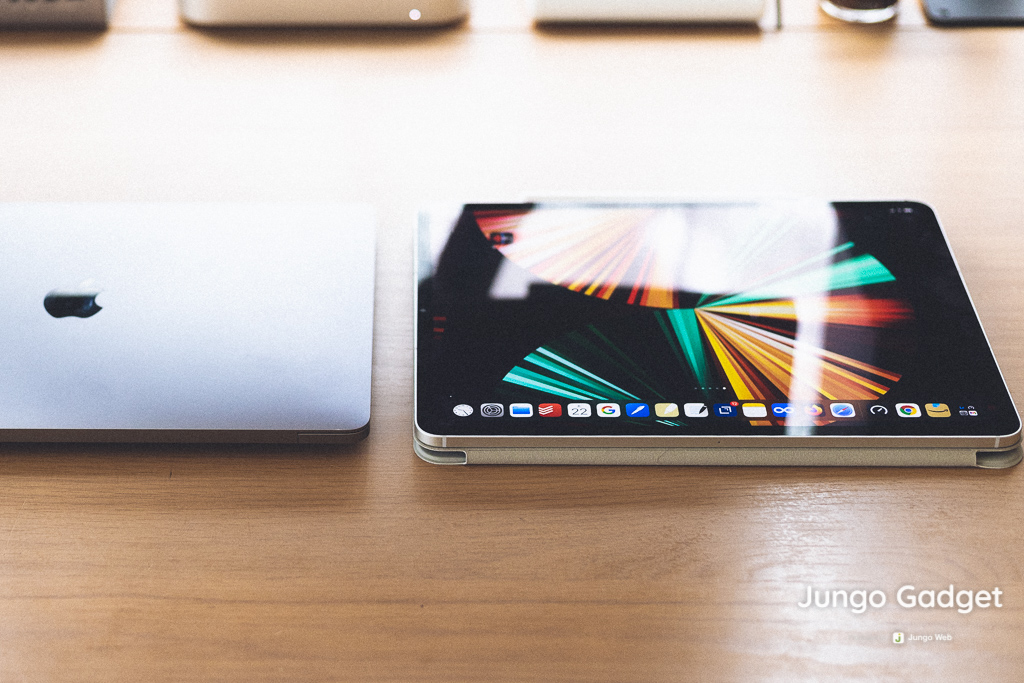 M1 iPad Pro 12.9インチ（2021年モデル）とMacBook Pro 13インチ
